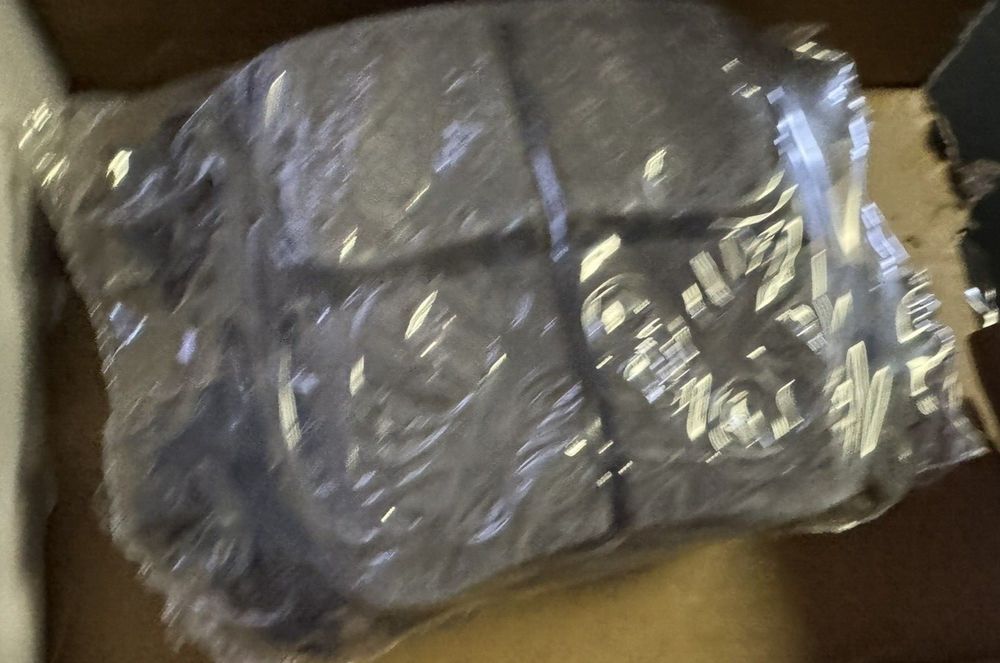 Raybestos Premium Raybestos Element3 EHT Replacement Rear Brake Pad Set for Sel – a box with a piece of plastic on it