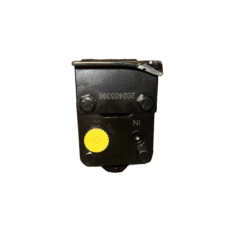 BENDPAK 5590103 HYDRAULIC FLOW DIVIDER, DaveyDooDeals – a black and yellow push switch