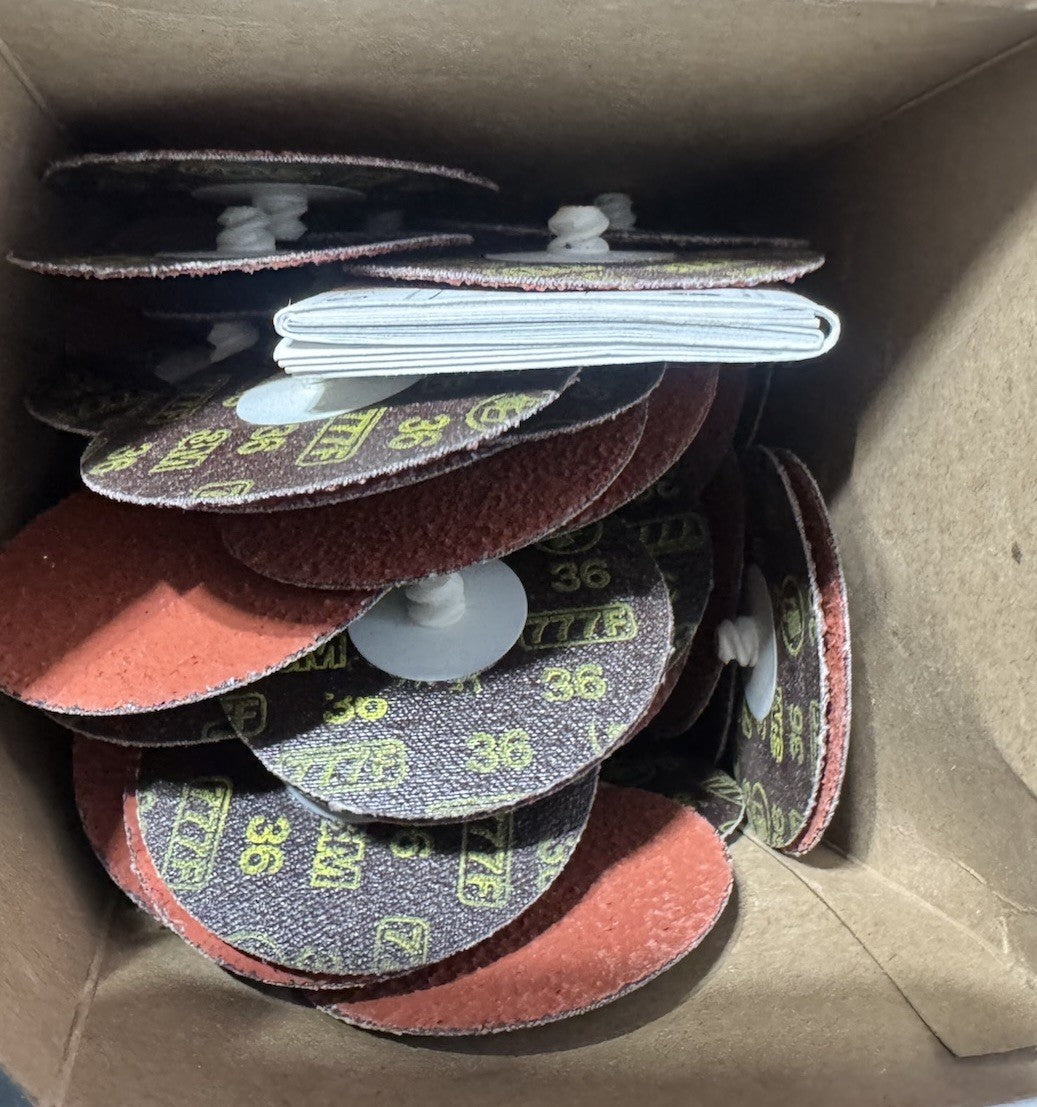 3M Roloc Disc 777F, TR, 3 in x NH, 36 YF-weight, 50/Carton