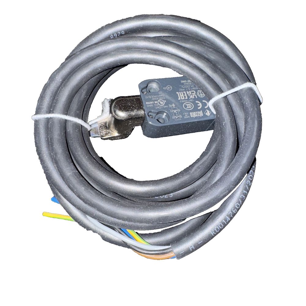 NA B112KF-DN2 PIZZATO ELETTRICA - Limit switch – a gray hose with a white cord