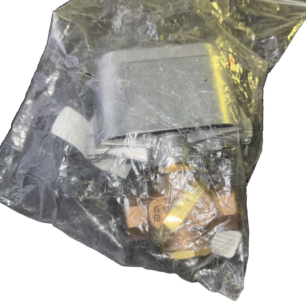 Schneider Electric VK-7223-203-4-4, 1/2" 2-way Valve – a bag of food is wrapped in plastic