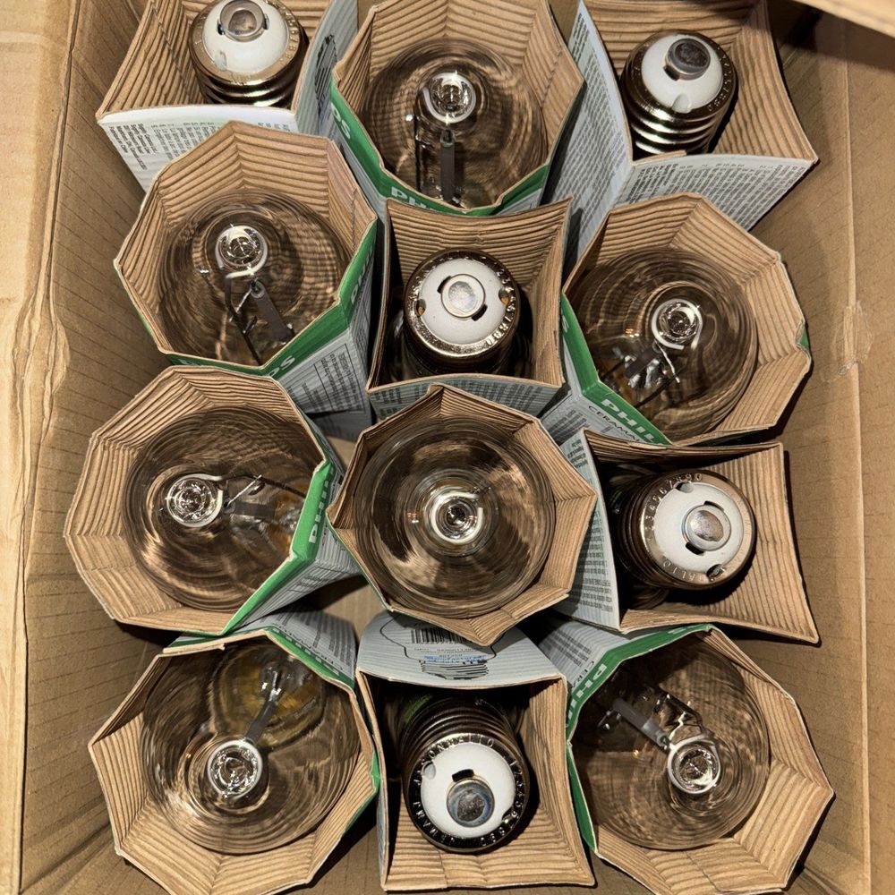 Philips Son 70W E39 CL SL/12 High Pressure Sodium Lamps 12 pack – a box of beer bottles