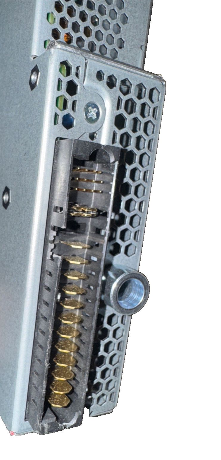 Flextronics 12.25V Switching Power Supply - 81.5A MIS-S-2100ADE00 – a close up of a metal device