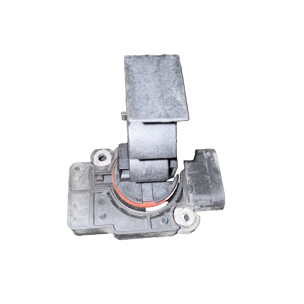 Delphi AF10061 Mass Air Flow Sensor – a metal latch with a red wire