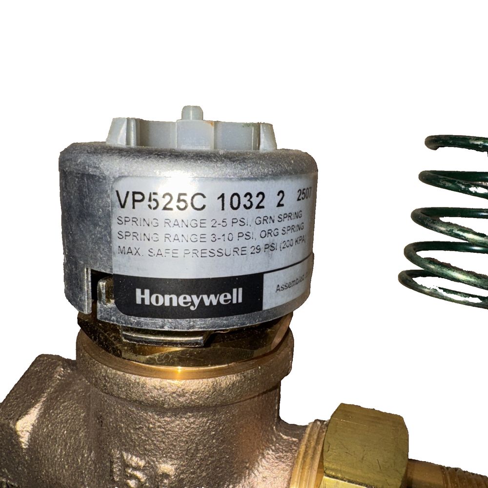 VP525C103222507 1/2 Pneumatic Radiator Valve HoneyWell, DaveyDooDeals – a close up of a valve with a valve