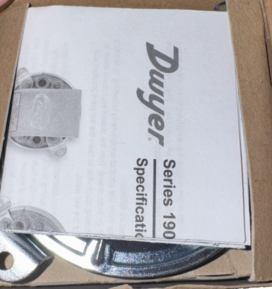 Dwyer 114033-10 Compact Low Differential Pressure Switch, Range 3-11