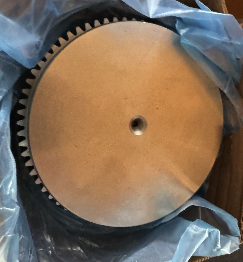 Falk 1025G52FS-R-R-10.000 Rsb Hub, Rexnord – a small circular saw is sitting on a piece of blue plastic