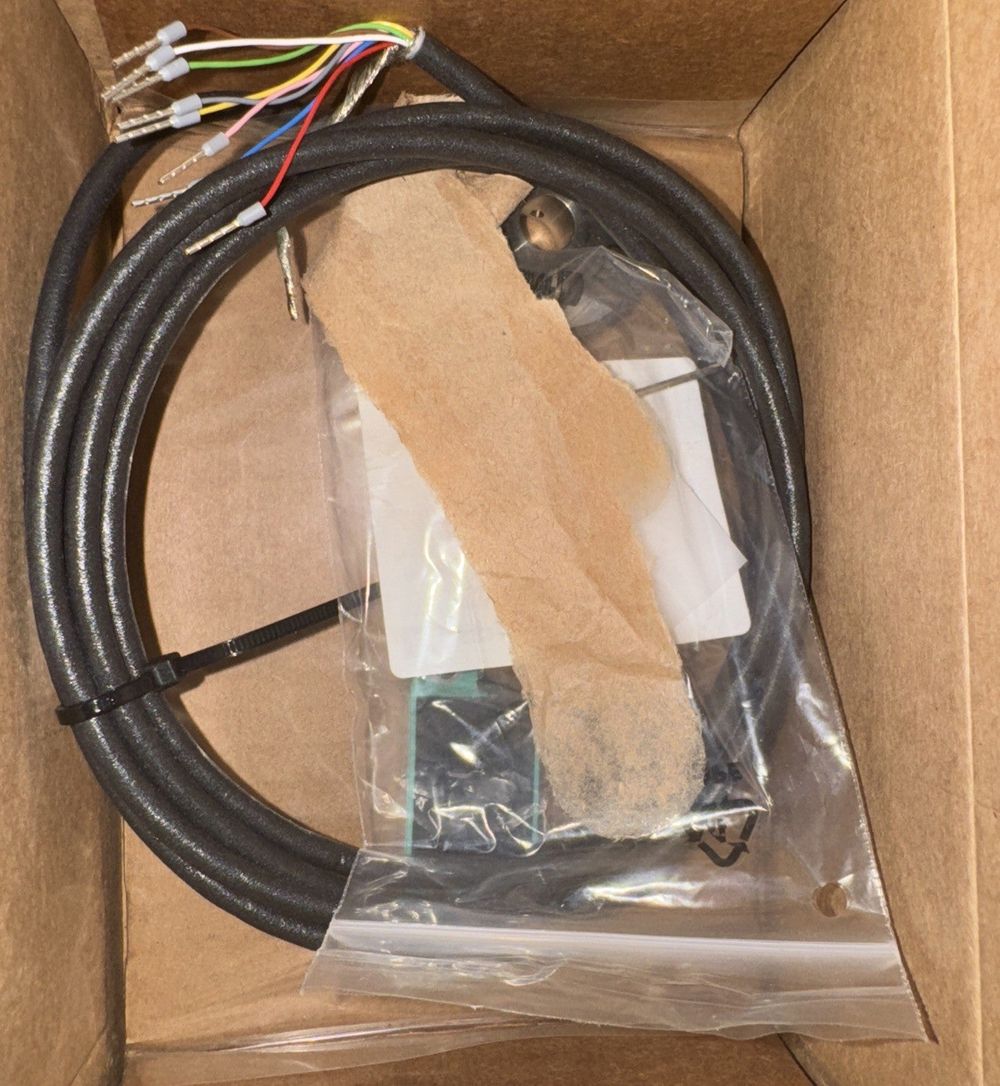 Pepperl+Fuchs Factory Automation 70110892-100007, DaveyDooDeals – a box with a black cable and a brown box with a white and black cable