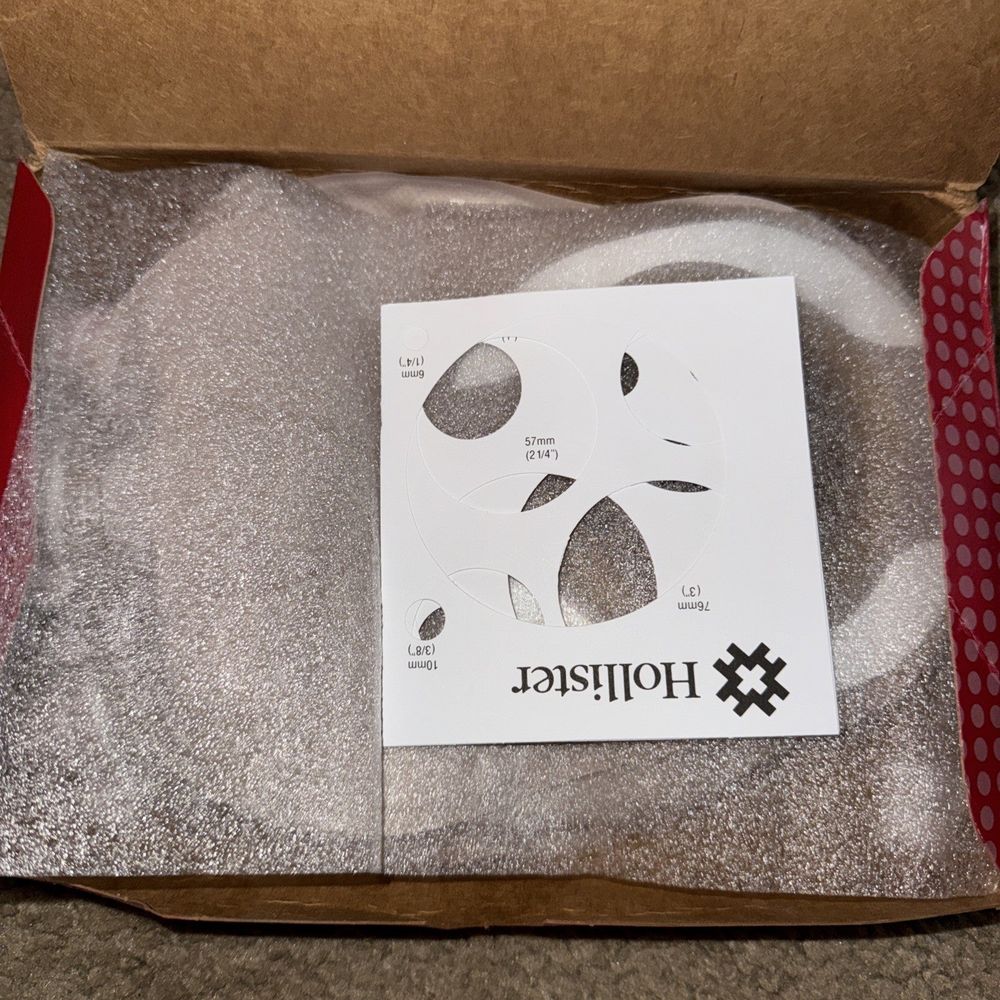 Premier Ceraplus Pouch Item No. 84138, 5 Count (Open Box/Damaged Packaging) – a box with a white and red design on it