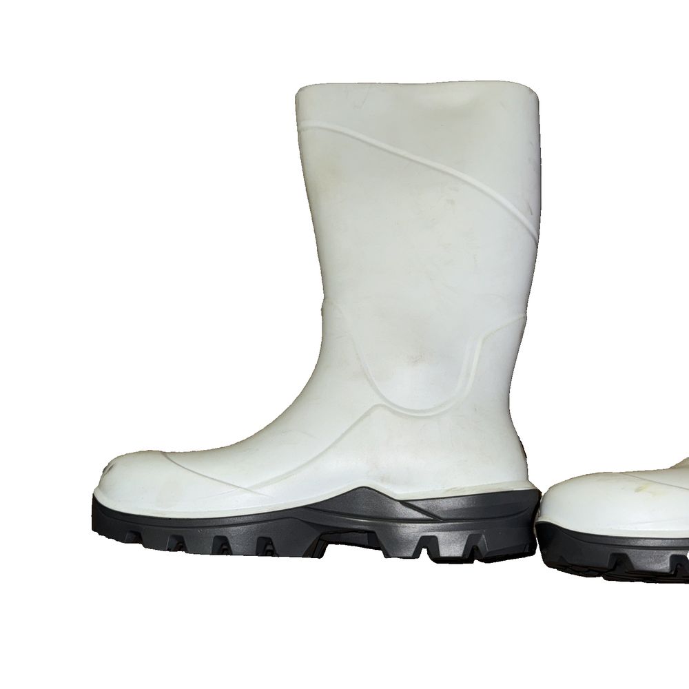 Boss White Rain Boots Size 9 F2413-18 Steel Toe – a pair of white rubber boots