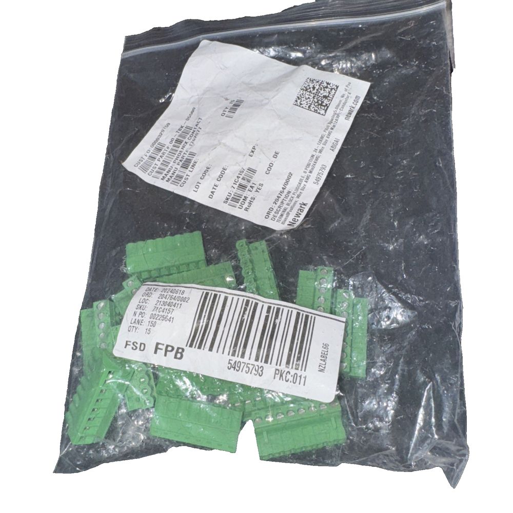 Phoenix Contact 1767077 MSTB 2.5-5.08 15 Pack – a bag of green plastic bags with a barcode label