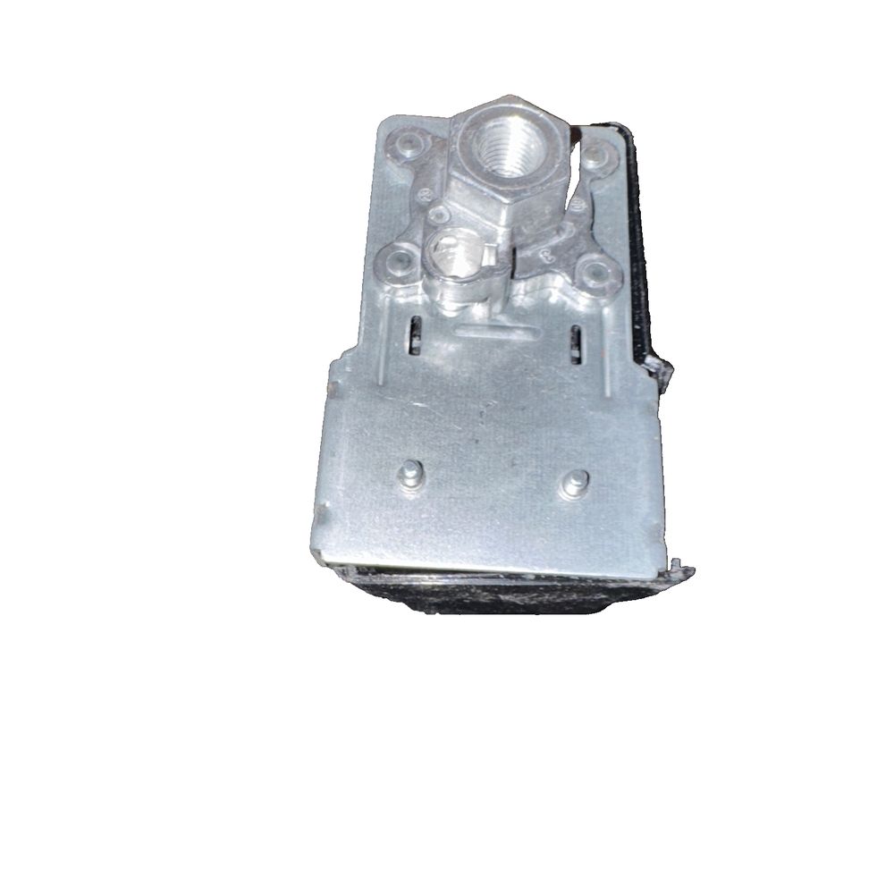 Quincy Pressure Switch Replacement - 2023710128 Condor – a metal latch with a metal latch