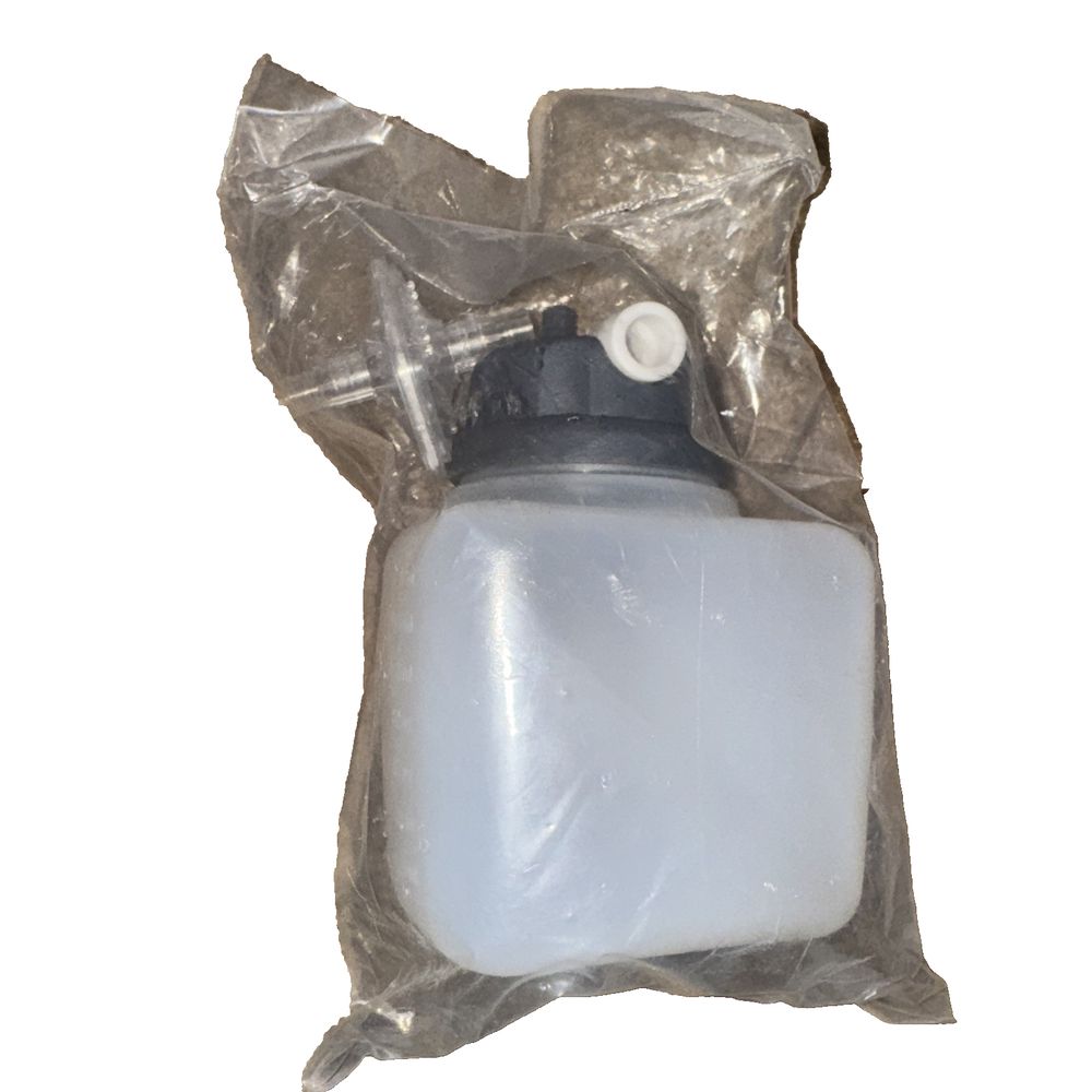 7310P-603 Reusable Collection Bottle DeVilbiss, DaveyDooDeals – a plastic bottle with a plastic cap