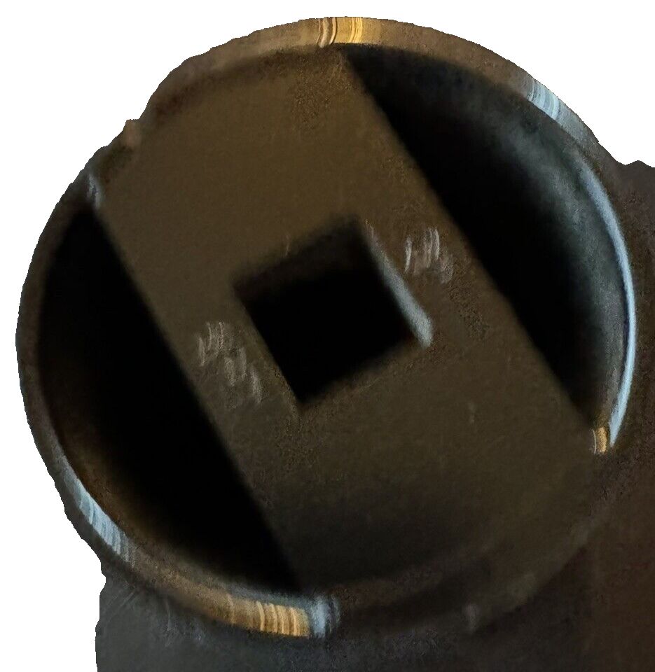 AFF 3" 6 Point Wheel Bearing Locknut Socket, 3-4" Drive, 18506 – a black pipe with a square shaped hole