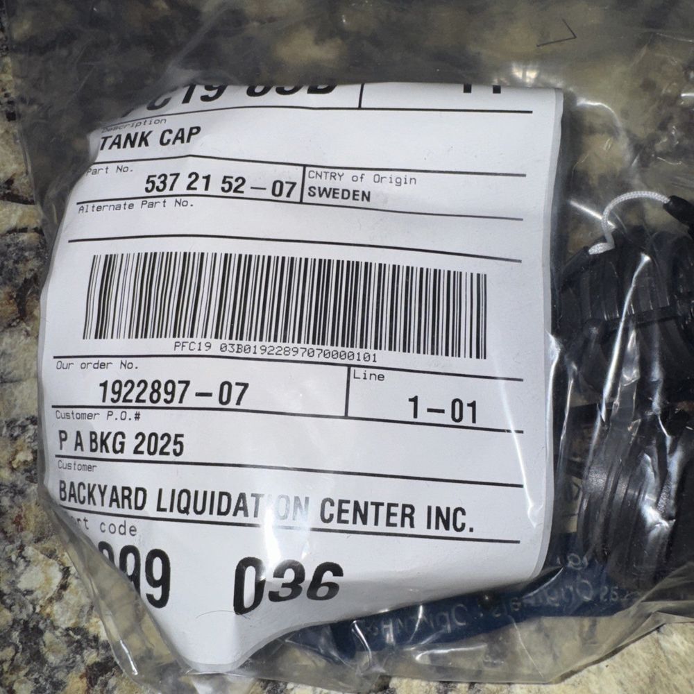 Genuine Husqvarna 5372152-07 Tank Cap Fits 334T 338XPT 345 353 365 372XP 11 Pack – a close up of a plastic bag with a label