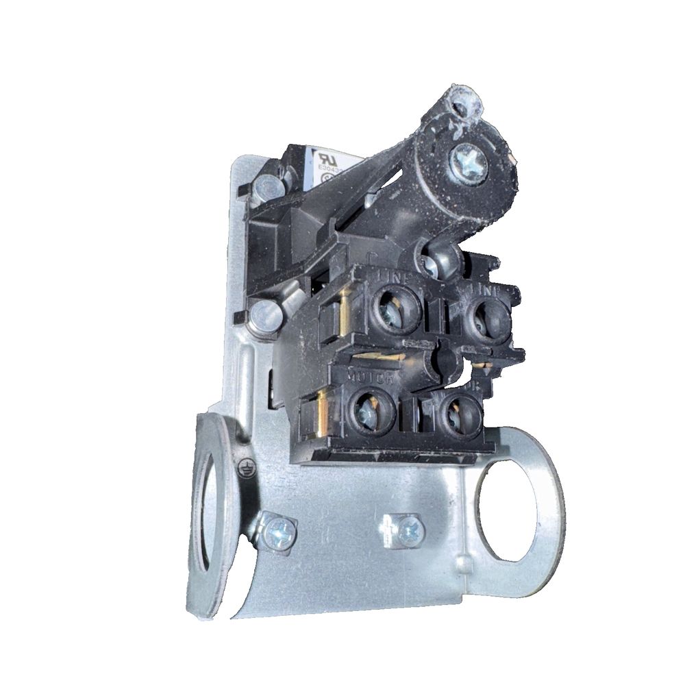 Quincy Pressure Switch Replacement - 2023710128 Condor – a metal latch with a latch and a latch
