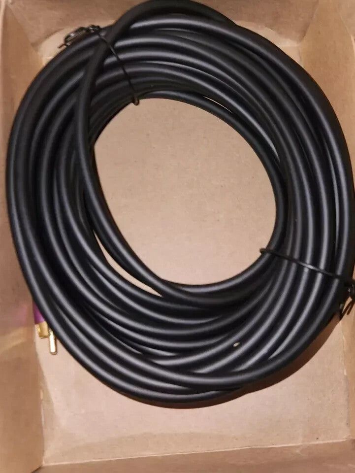 Amazon Basics 1 RCA Audio Cable for Subwoofer, Amplifiers, Active Speakers – 6ft, AmazonBasics – a black cable in a cardboard box