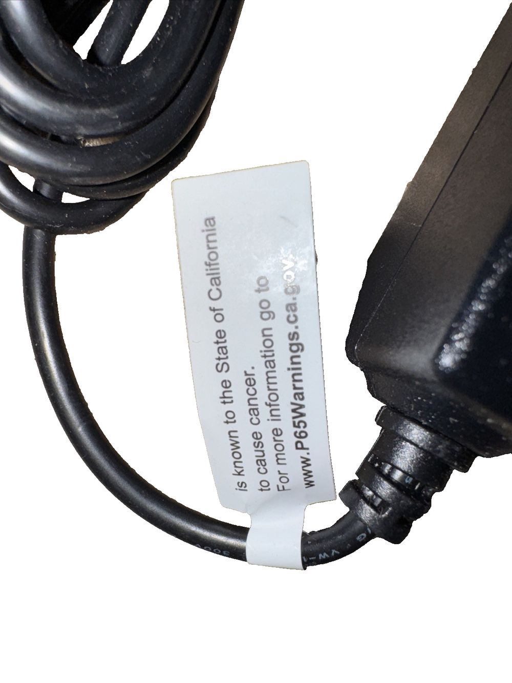 FSP040-RHAN3 Power Adapter 100-240V – a black cable with a white label on it