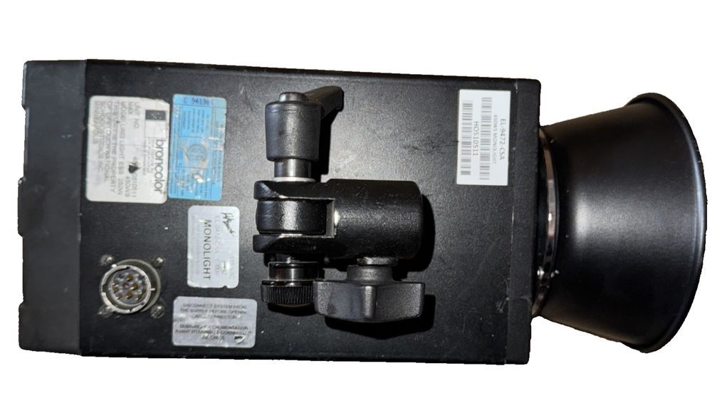 Broncolor EL-9472-CSA 450WS Monolight - Premium Studio Lighting for Professional – a black plastic housing with a metal fitting