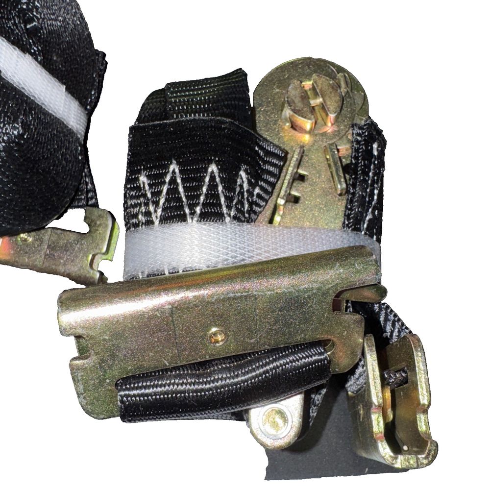 Tie Down Strap With Ratchet 4 Pack, Unbranded – a close up of a pair of scissors and a piece of fabric