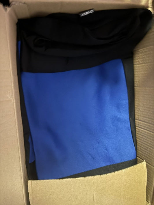 BDK PolyPro Car Seat Covers Full Set in Blue on Black Front and Rear Split Bench, BDK Poly Pro – a box with a blue and black shirt inside