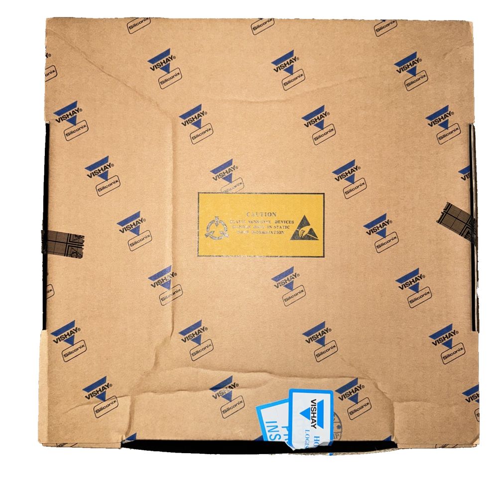 Vishay Siliconix SIC403BCD-T1-GE3 32-PowerWFQFN 3000 Quantity – a cardboard box with a blue and white logo on it