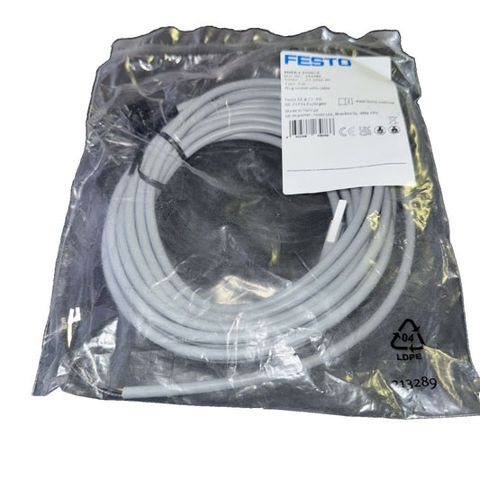 FESTO Plug socket with cable KMEB-1-230AC-5 151691 – a white cable with a white cord