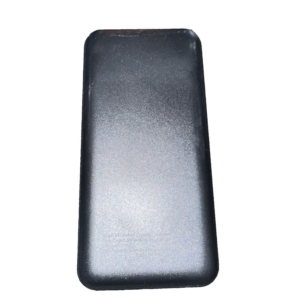 Model 697 Battery Capacity 20000 Mah 3.7V 74 WH Power Bank, Unbranded – a black plastic case for the iphone