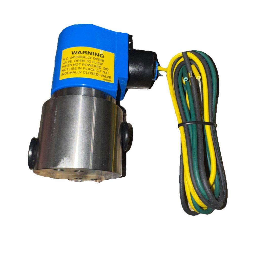 GC valves 2-Way N.C Zero Dif 1/4" NPT 2200 PSI Max – a small motor with a blue and yellow wire