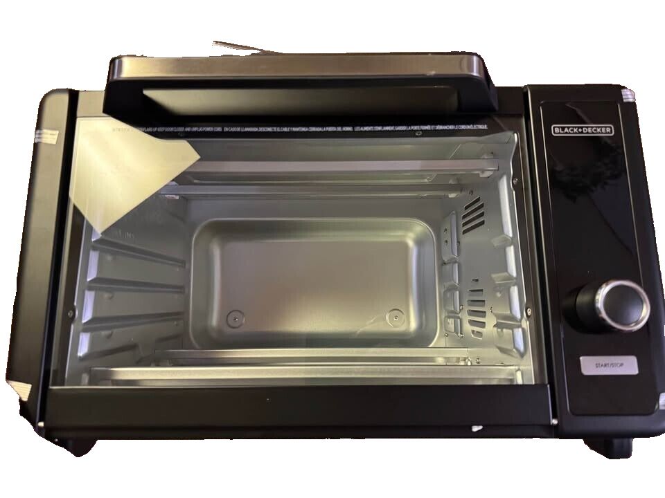 BLACK+DECKER Crisp 'N Bake™ 6-Slice Digital Air Fry Toaster Oven – a black and silver microwave oven with a white background