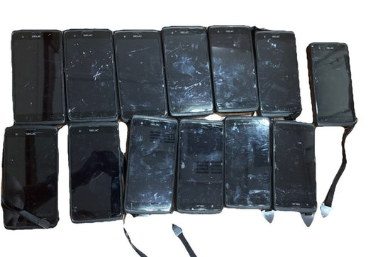 SEUIC CRUISE™1-(P) Handheld Computer Lot of 13 For Parts/Repair – a pile of cell phones with a broken screen