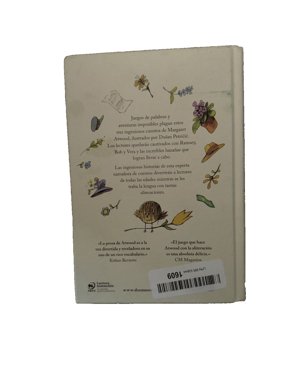Tres Historias Extravagantes Hardcover – March 1 2022, DaveyDooDeals – the book of the garden