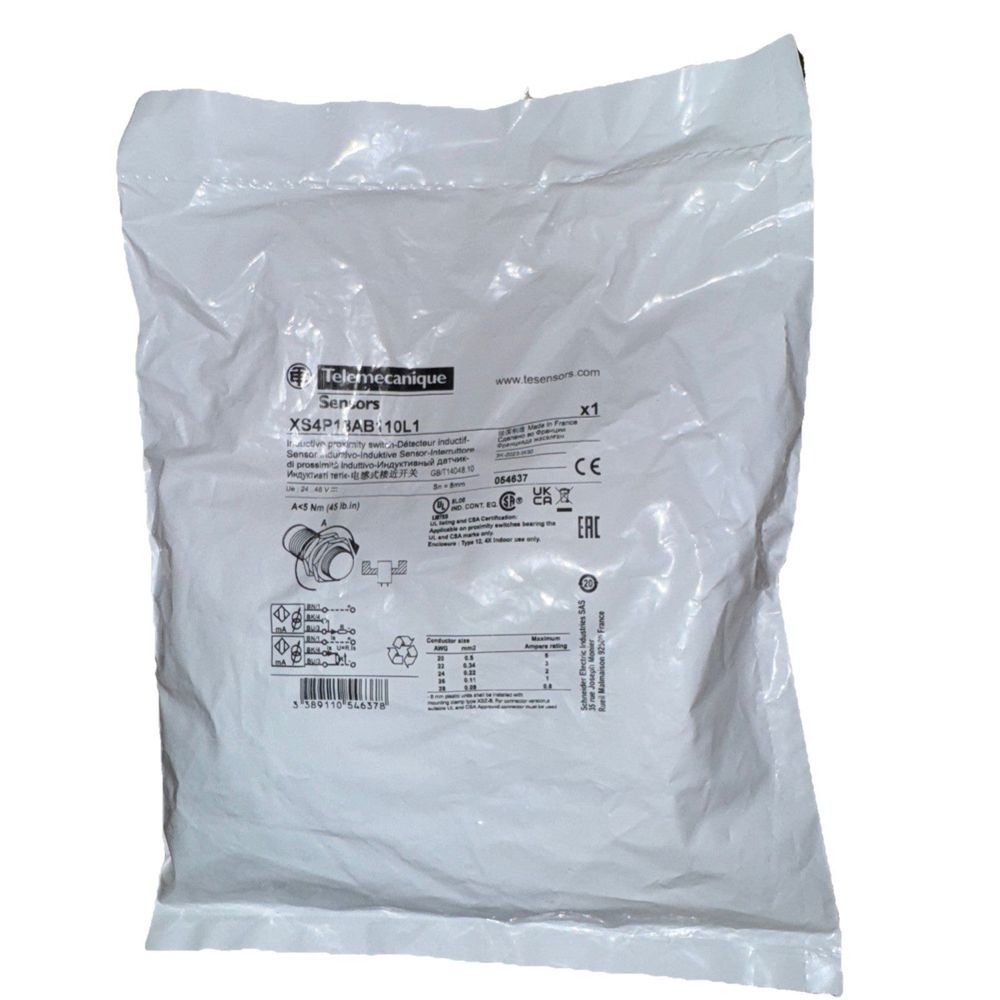 XS4P18AB110L1 Telemecanique Sensors – a bag of white plastic bags