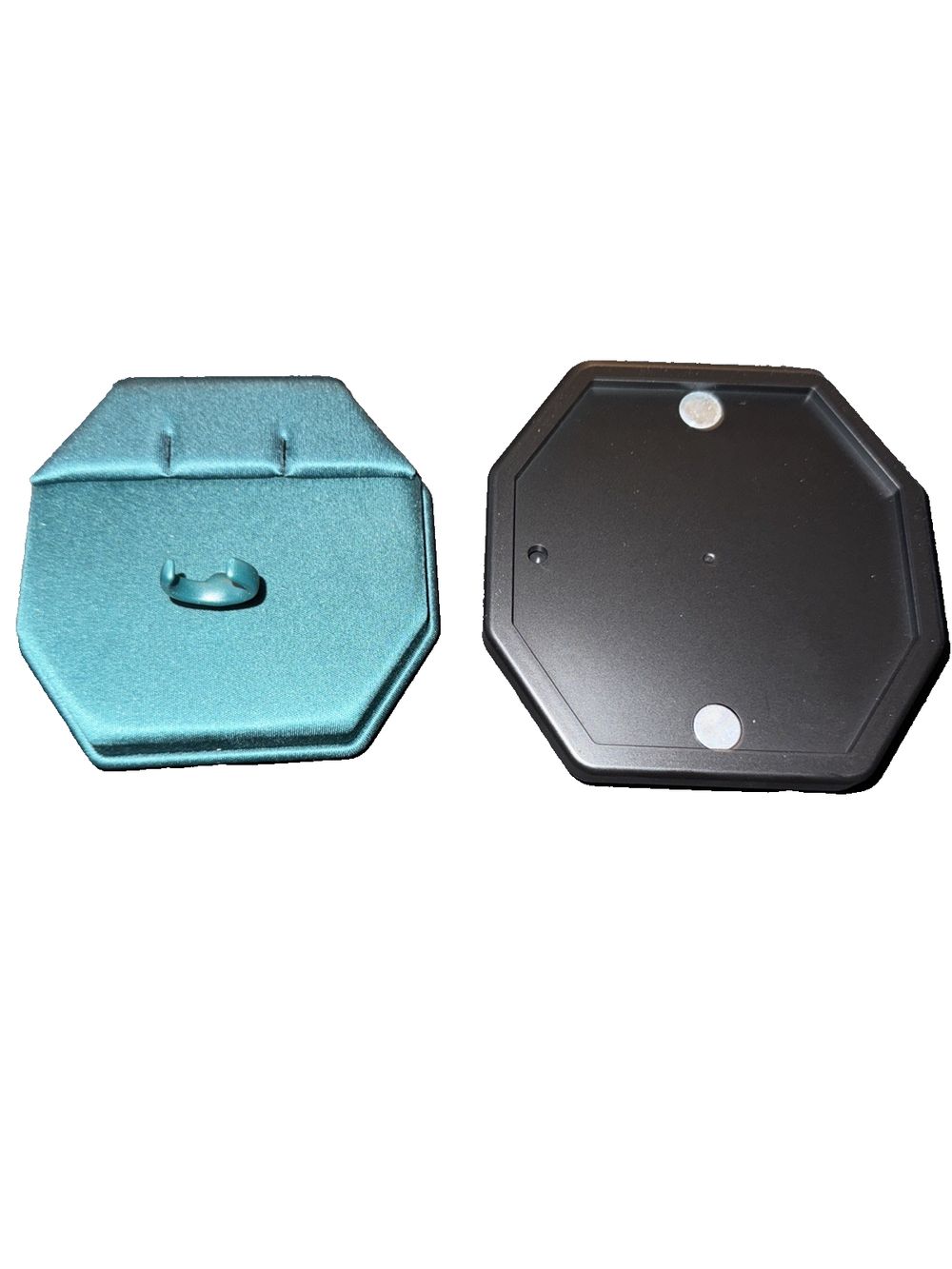 1X Multifunctional Earring Pad + Place For 1 PC Ring - Green Display for retail, DaveyDooDeals – a black and a turquoise blue plastic lid