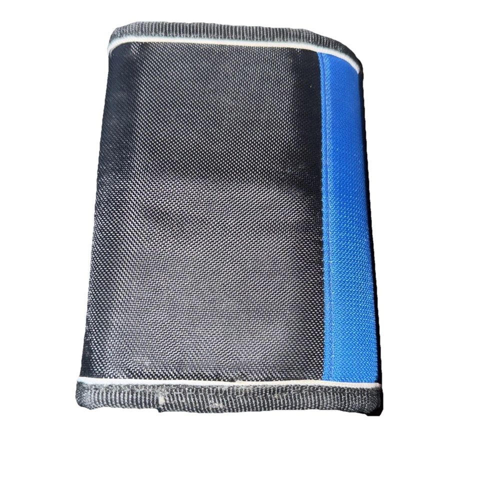 Nintendo DS Carry Case, Unbranded – a black and blue wallet