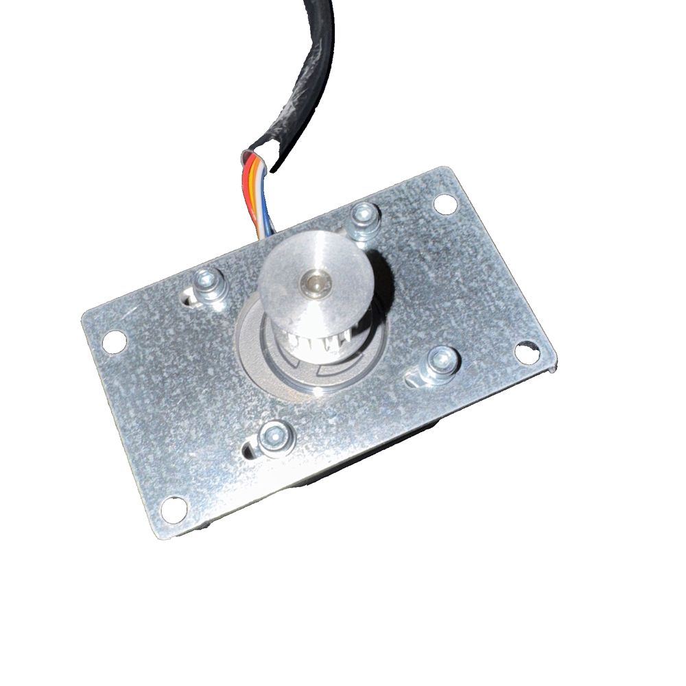STEPPING MOTOR 103-H5205-0351, DaveyDooDeals – a small metal plate with a wire and a wire