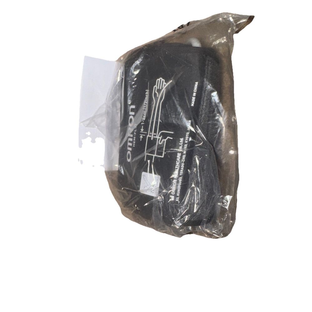 Omron CFX-WR17 Comfit Wide 9-Inch-17-Inch Replacement Cuff, Black – a black plastic bag with a white background