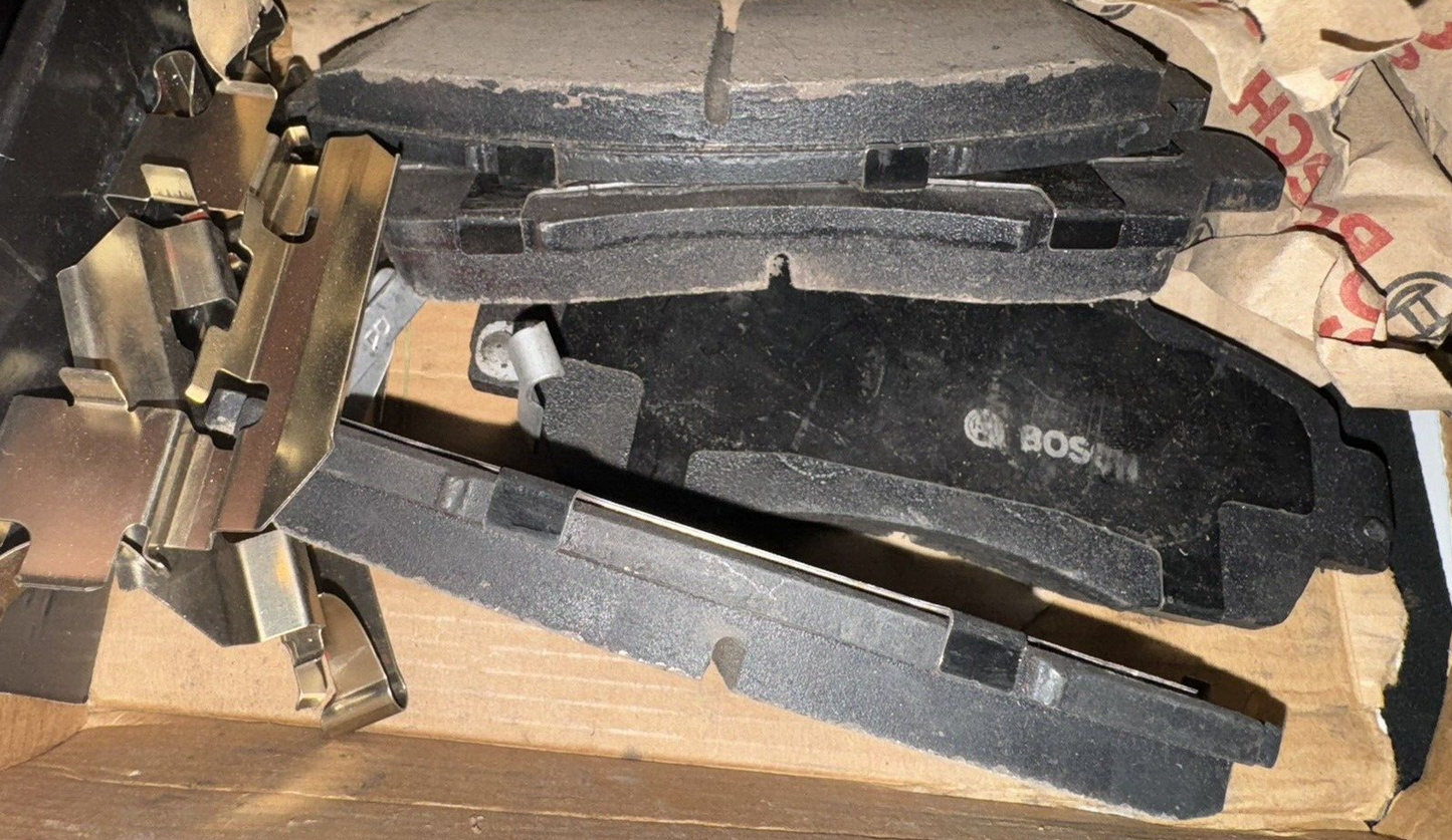 BOSCH BC1089 QuietCast Premium Ceramic Disc Brake Pad Set - Compatible With Sele