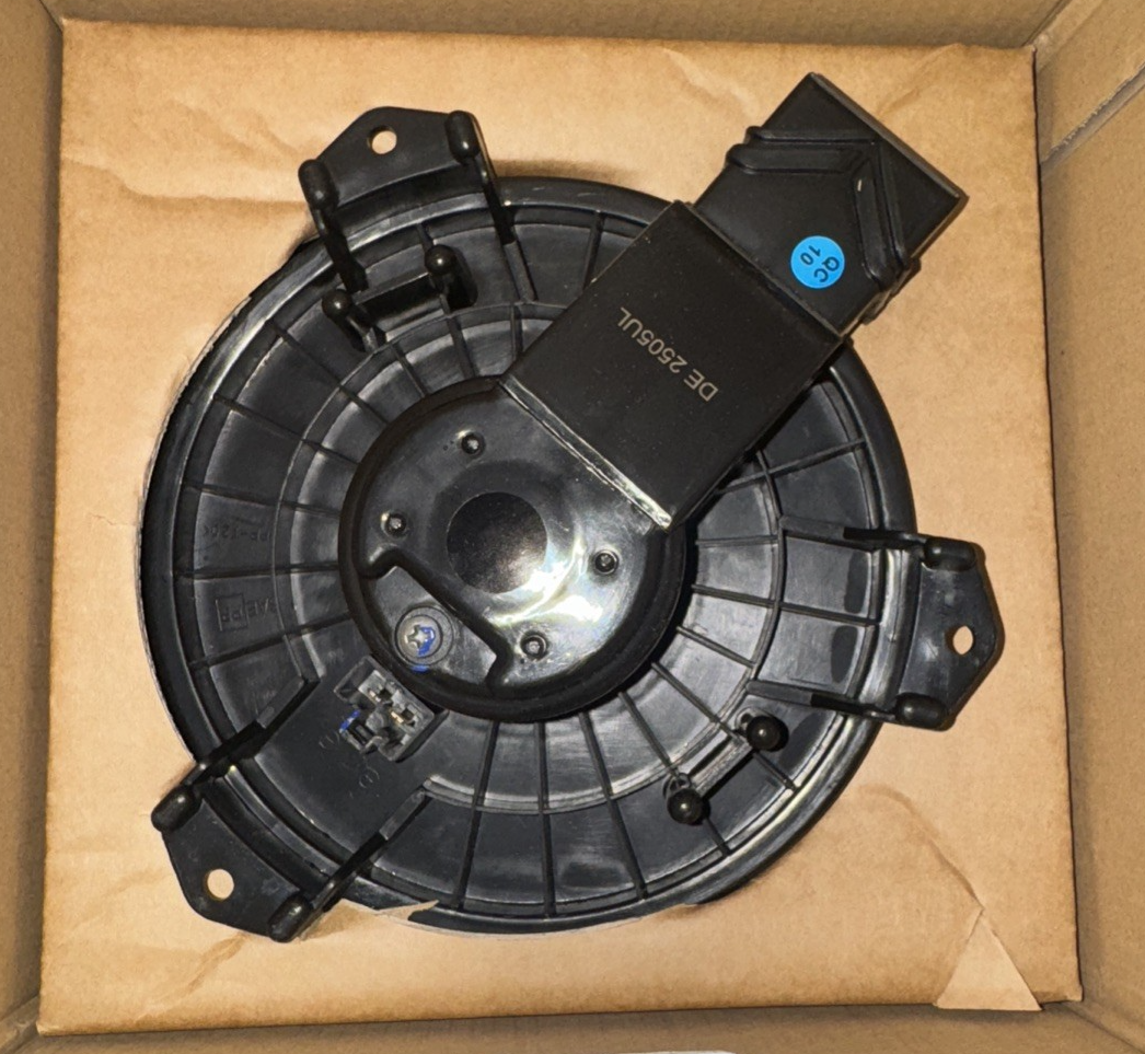 UAC BM 9366C HVAC Blower Motor with Wheel