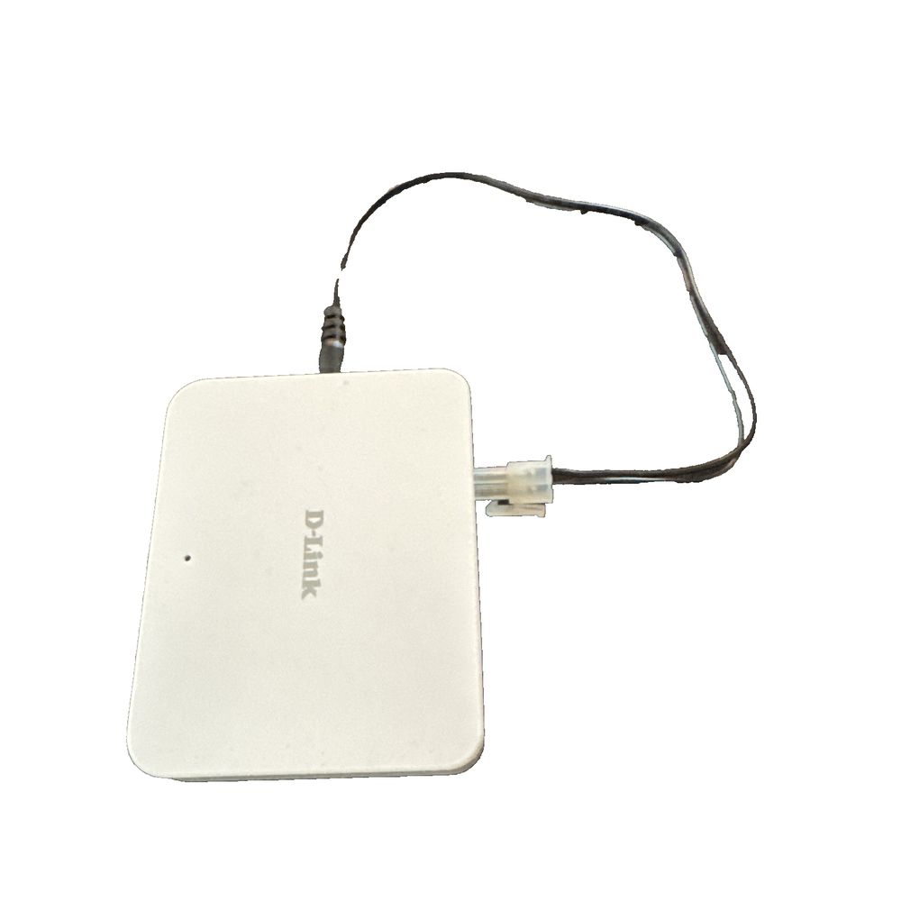 D-Link DGS-1005D Network Switch 5 Port 1 Gbps – a white antenna with a cable attached to it