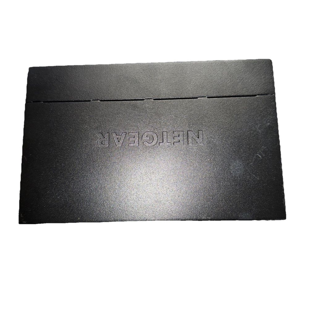 Netgear GS305PV3 5-Port Gigabit Ethernet Unmanaged POE - No Power Cable – a black business card with the word ' i love '