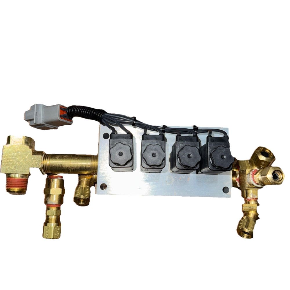 MCE11164 | Genuine Parker Kneeling Module, New Flyer – a brass plated pressure regulator with a hose