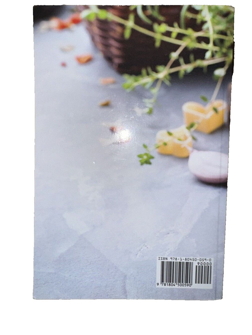 Recetas de la Tradicion Italiana 2022: Autenticas Recetas Regionales Para Princi, DaveyDooDeals – a magazine with a basket of flowers on it