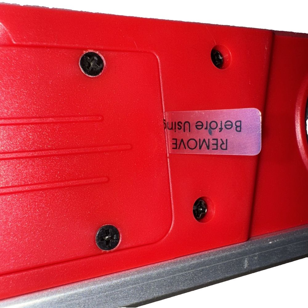 IP54 dust and waterproof digital level 10 inch, Unbranded – a red box with a label on it