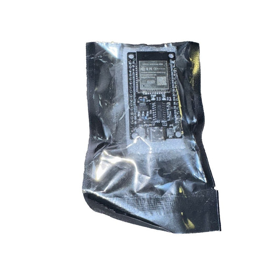 ESP32-DEVKITC-32D, Unbranded – the back of a plastic bag with a small circuit inside