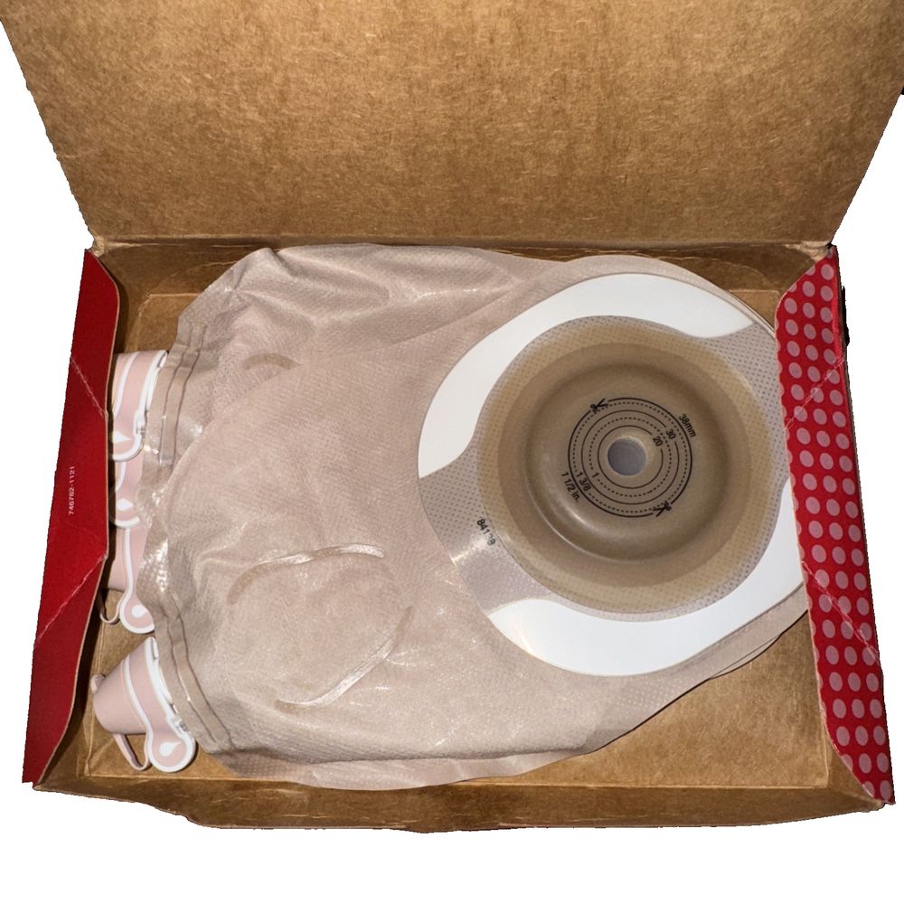 Premier Ceraplus Pouch Item No. 84138, 5 Count (Open Box/Damaged Packaging) – a box with a white object inside of it