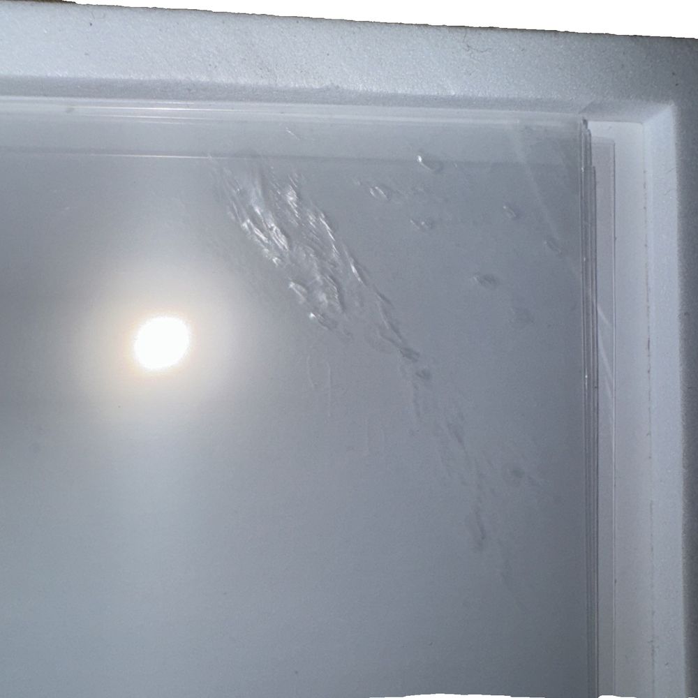 PFA Release Liner Film 5 PCs 273x176MM Elegoo – a white light is shining in a white room