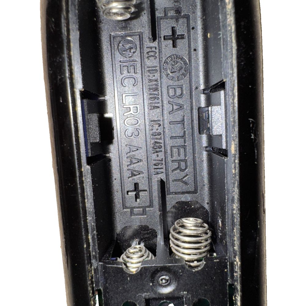 Bell Fibe Slim Remote Model 8748A – the front wheel of a bicycle