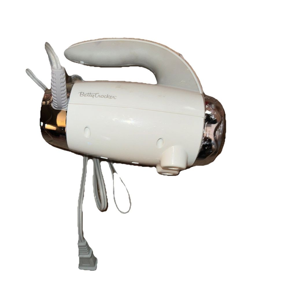 Betty crocker White Stand Mixer (No Mixers) – a white hair dryer with a brown handle