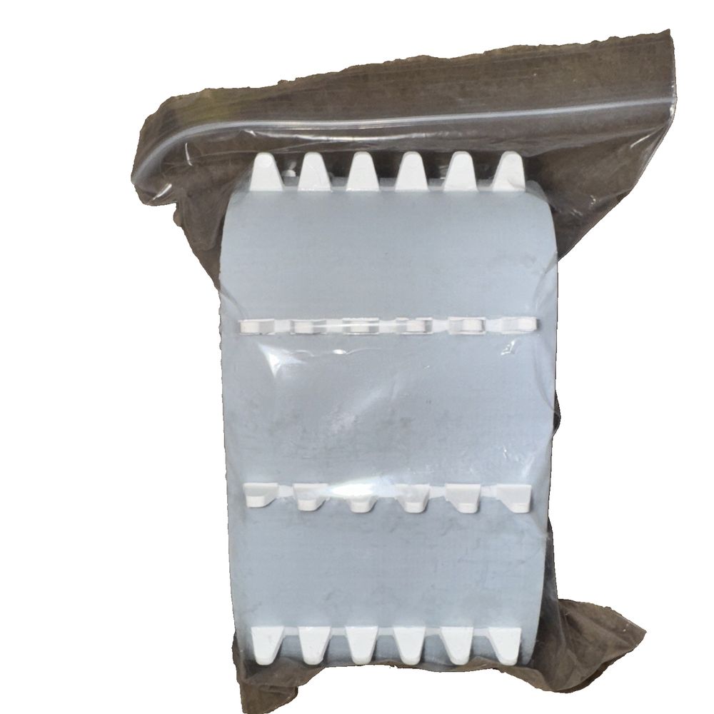 BrecoFlex 96T5/940 Z 032 740655 Timing Belt – High-Performance Synchronous Belt – a white plastic bag with three white plastic teeth